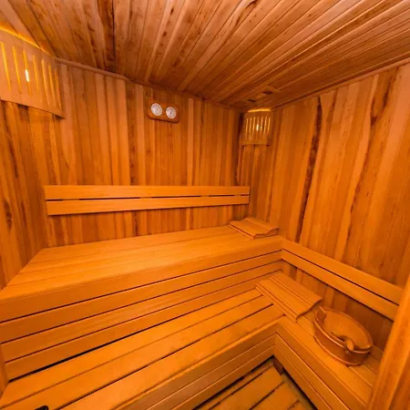 빌라 Defne, Walking Distance To Beach, 4 Bedroom, Fully Private Pool Area *