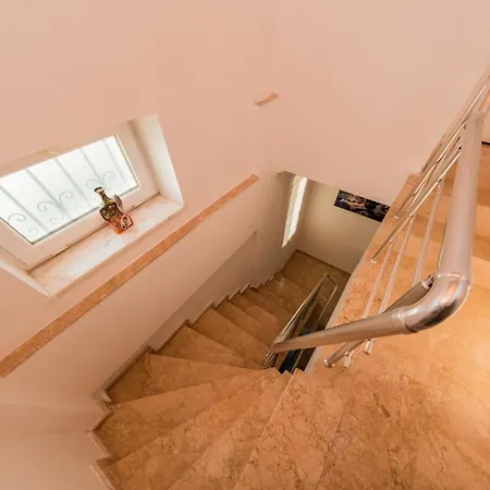 빌라 Defne, Walking Distance To Beach, 4 Bedroom, Fully Private Pool Area 페티예