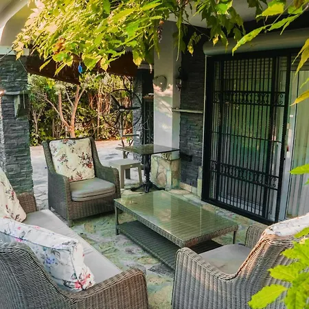 Defne, Walking Distance To Beach, 4 Bedroom, Fully Private Pool Area