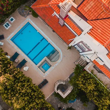 Defne, Walking Distance To Beach, 4 Bedroom, Fully Private Pool Area Βίλα *