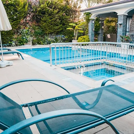 Defne, Walking Distance To Beach, 4 Bedroom, Fully Private Pool Area * 페티예