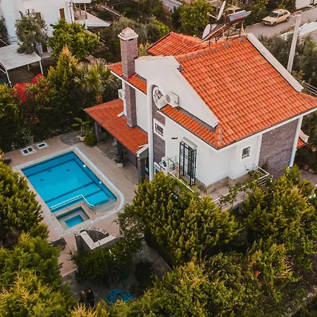 빌라 Defne, Walking Distance To Beach, 4 Bedroom, Fully Private Pool Area 페티예