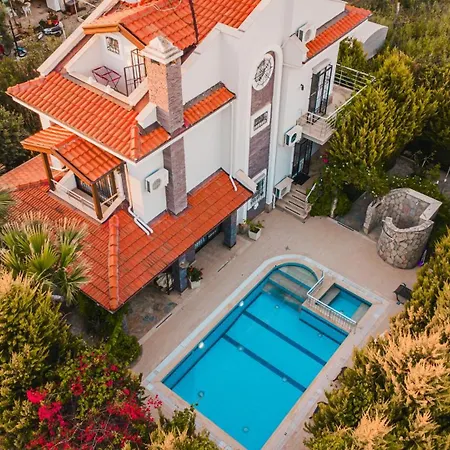 Defne, Walking Distance To Beach, 4 Bedroom, Fully Private Pool Area *